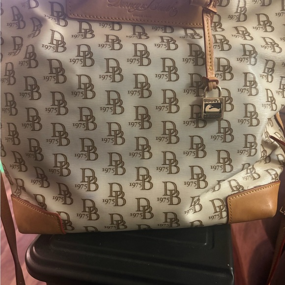 Dooney & Bourke Cream and Tan Signature Tote Bag - Picture 2 of 16